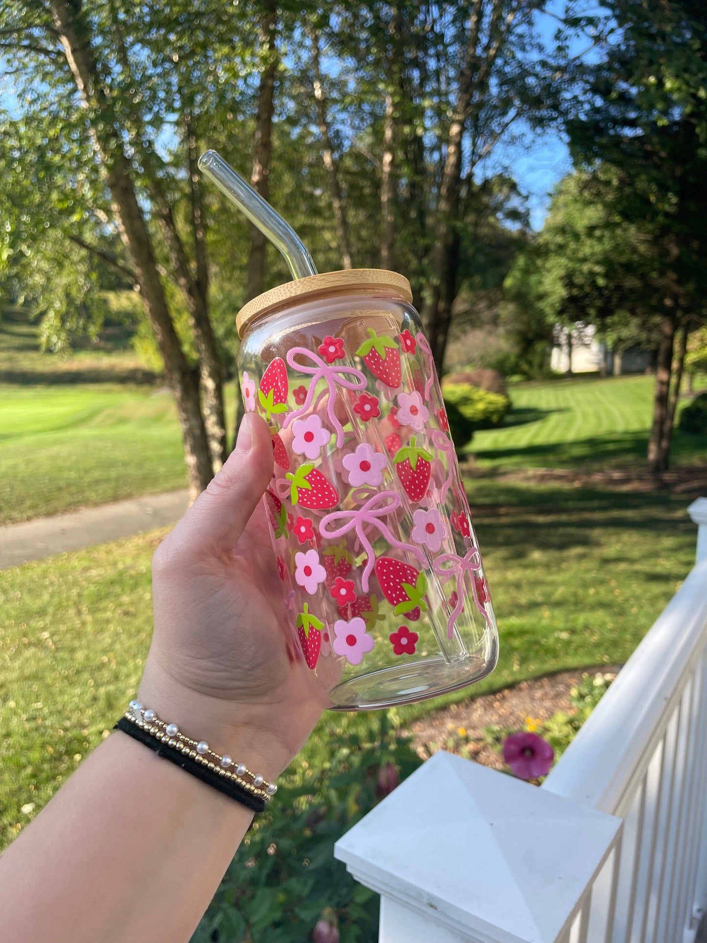 Strawberries & Bows Glass Cup