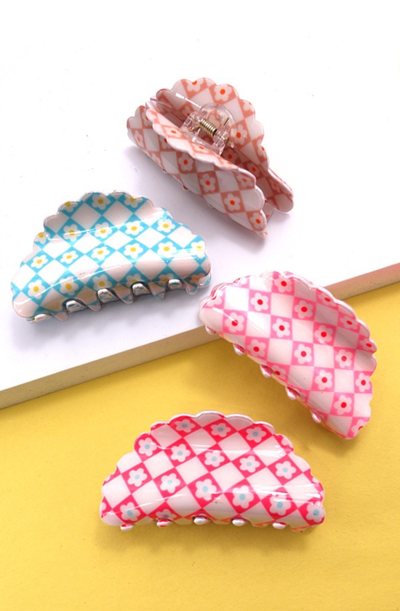 Scalloped Claw Clip