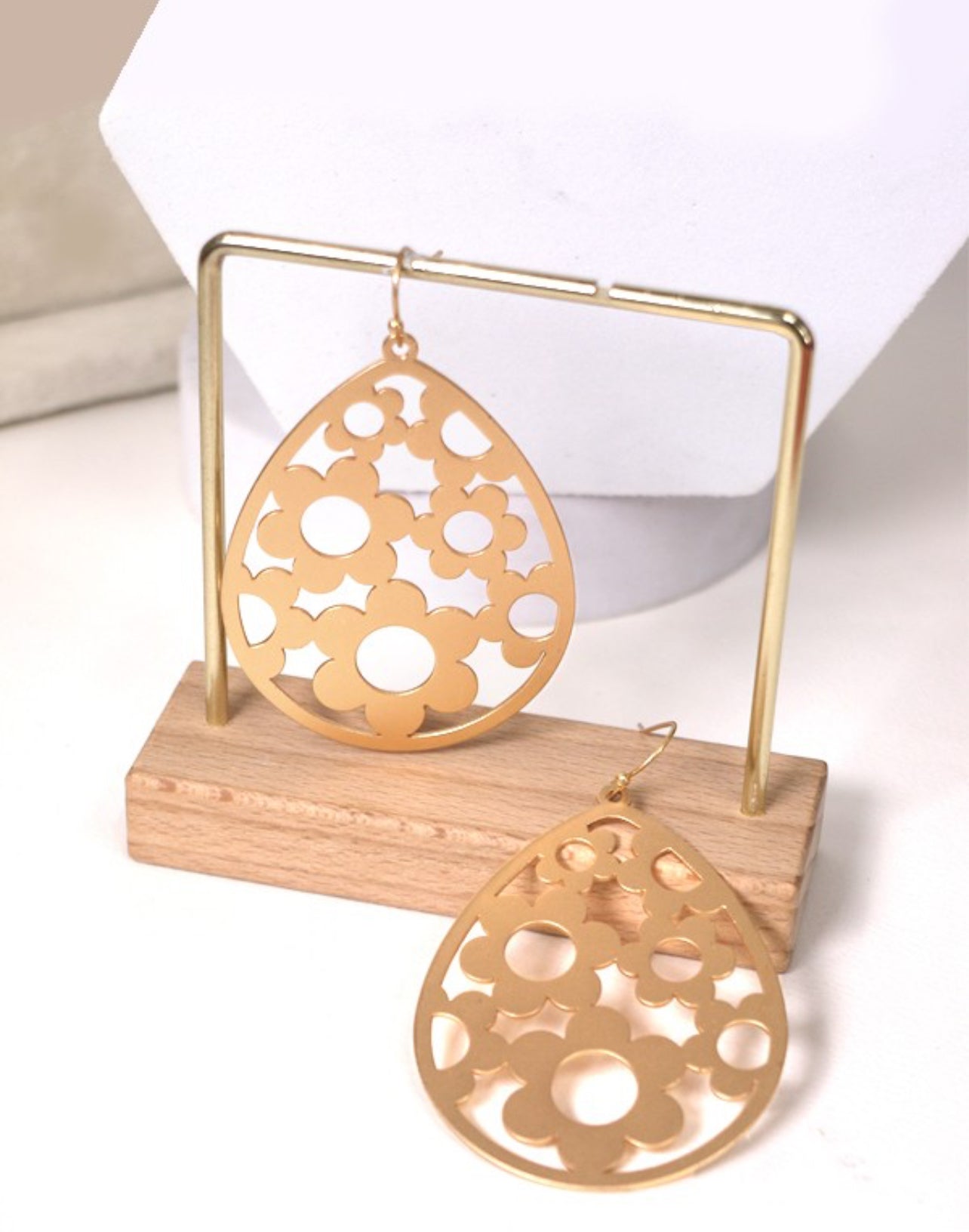 Daisy Teardrop Earrings