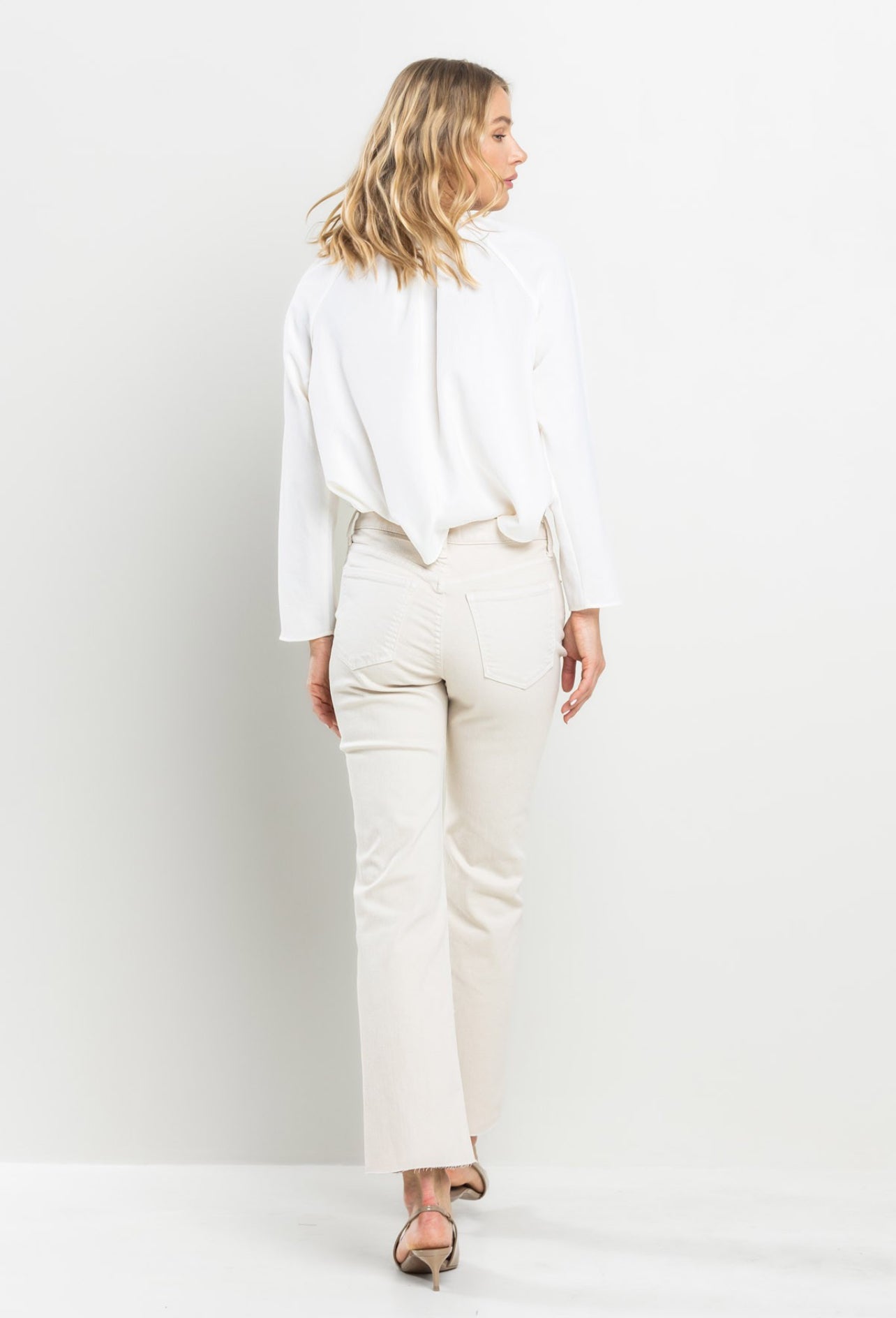 Whisper White HR Straight Jean