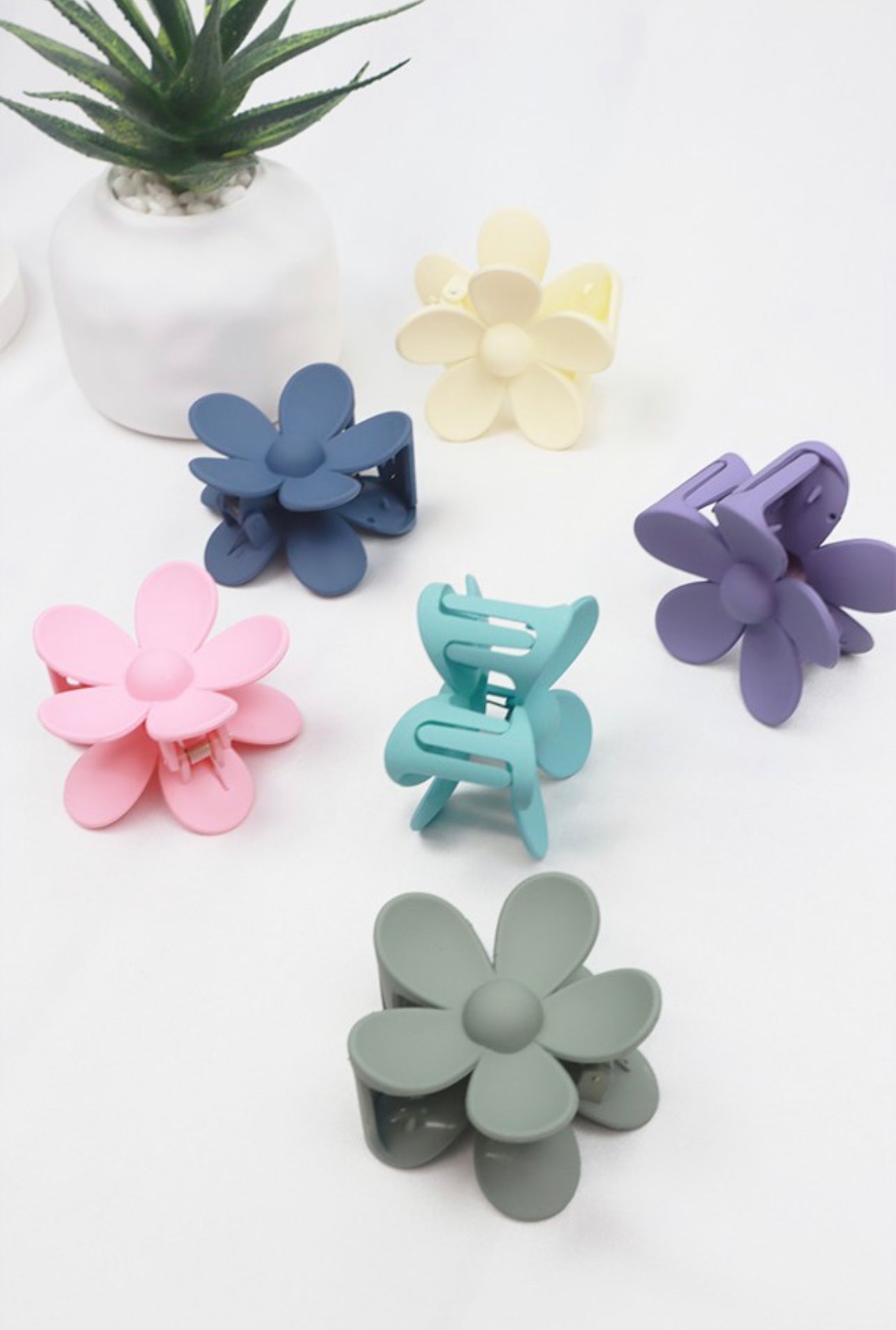 Jumbo Flower Claw Clip