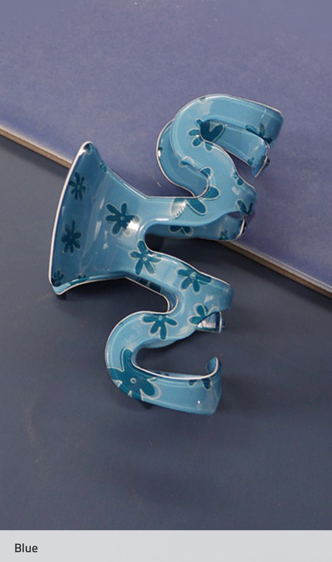 Wavy Claw Clip