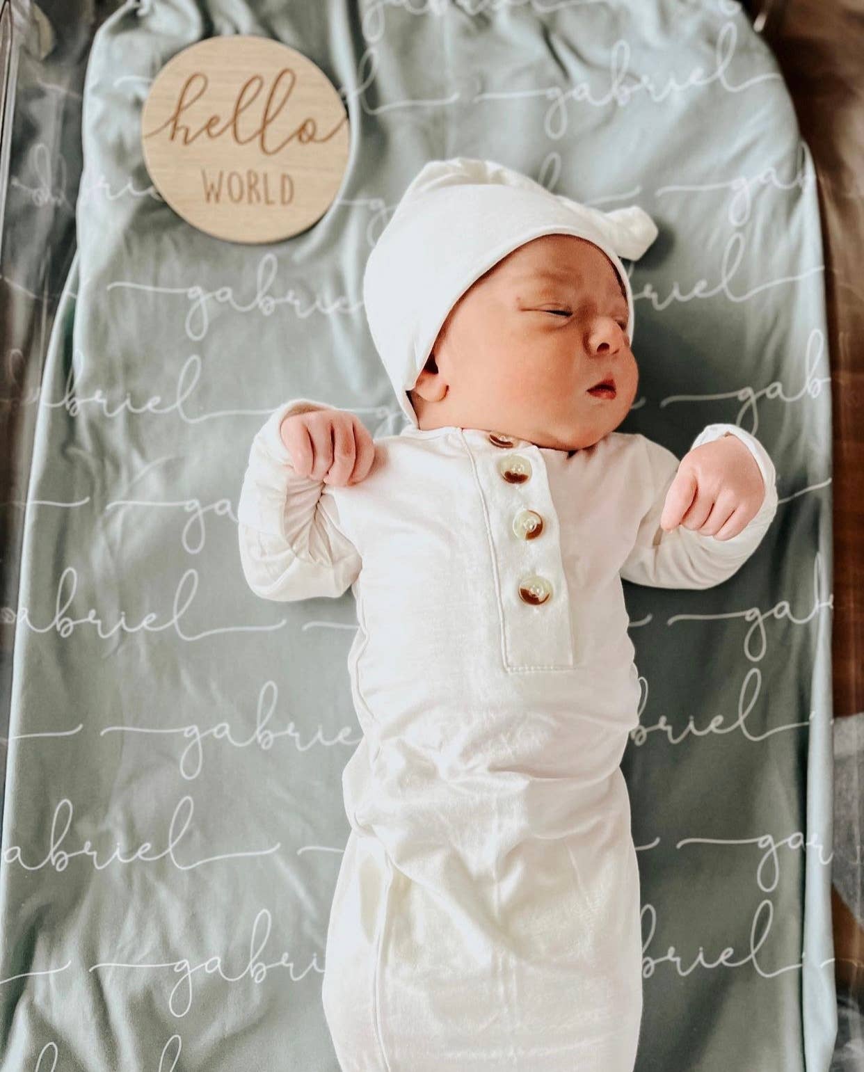 Newborn Knotted Baby Gown & Hat