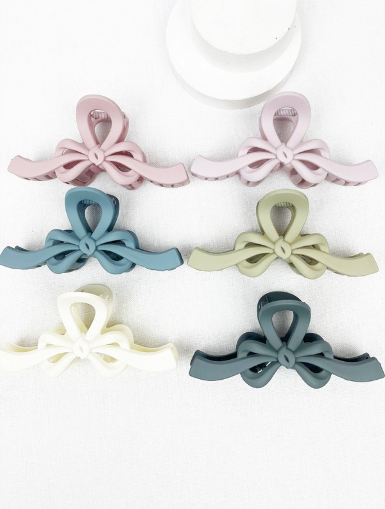 Tied In A Bow Claw Clip