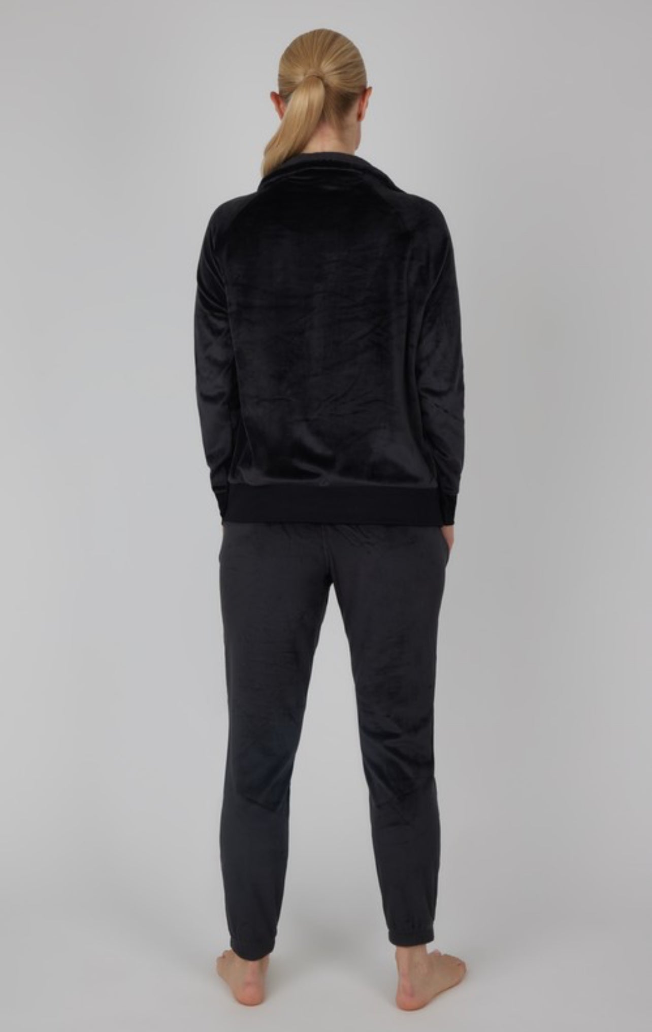 Butter Me Up Joggers In Black