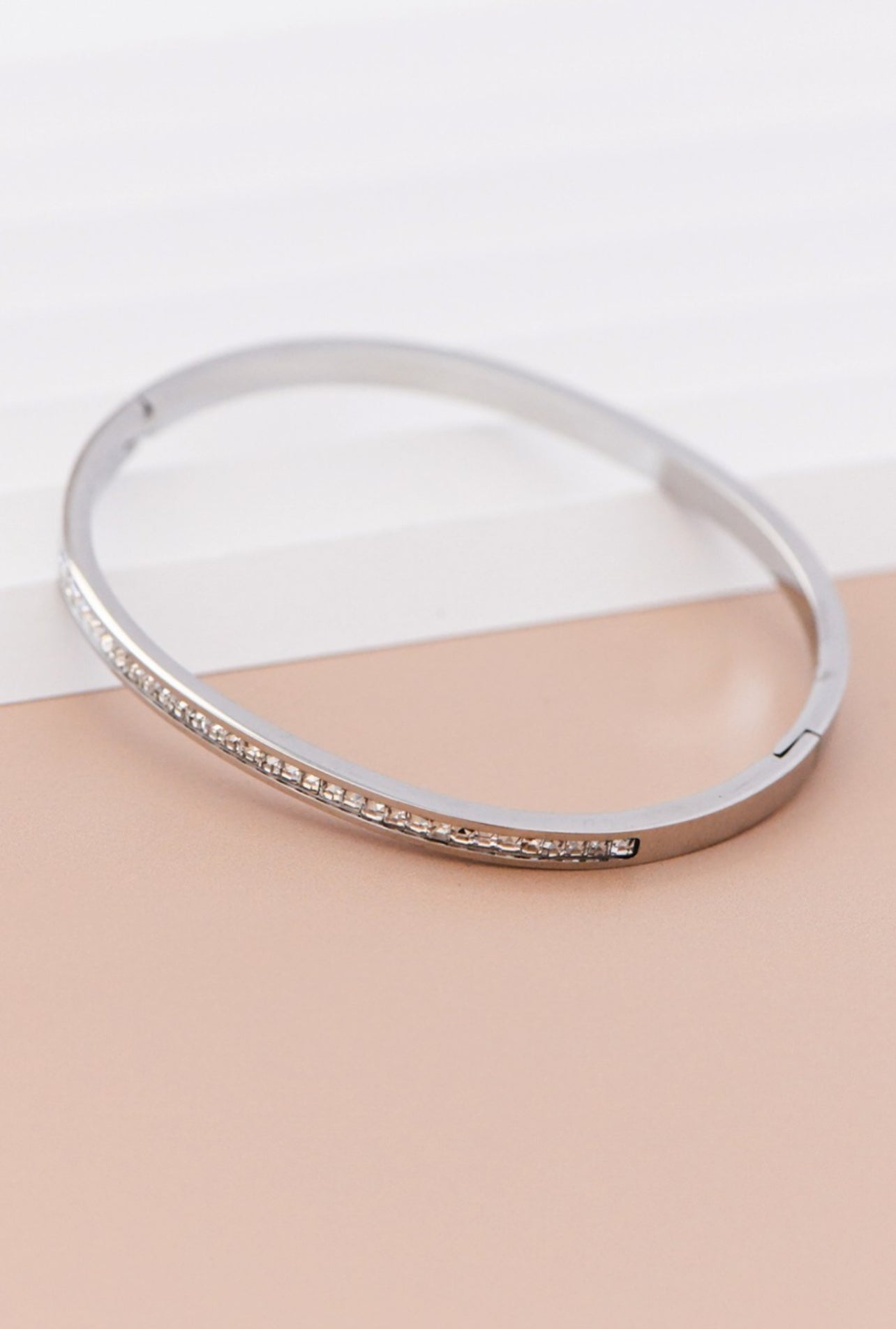 Full Circle Beauty Bangle